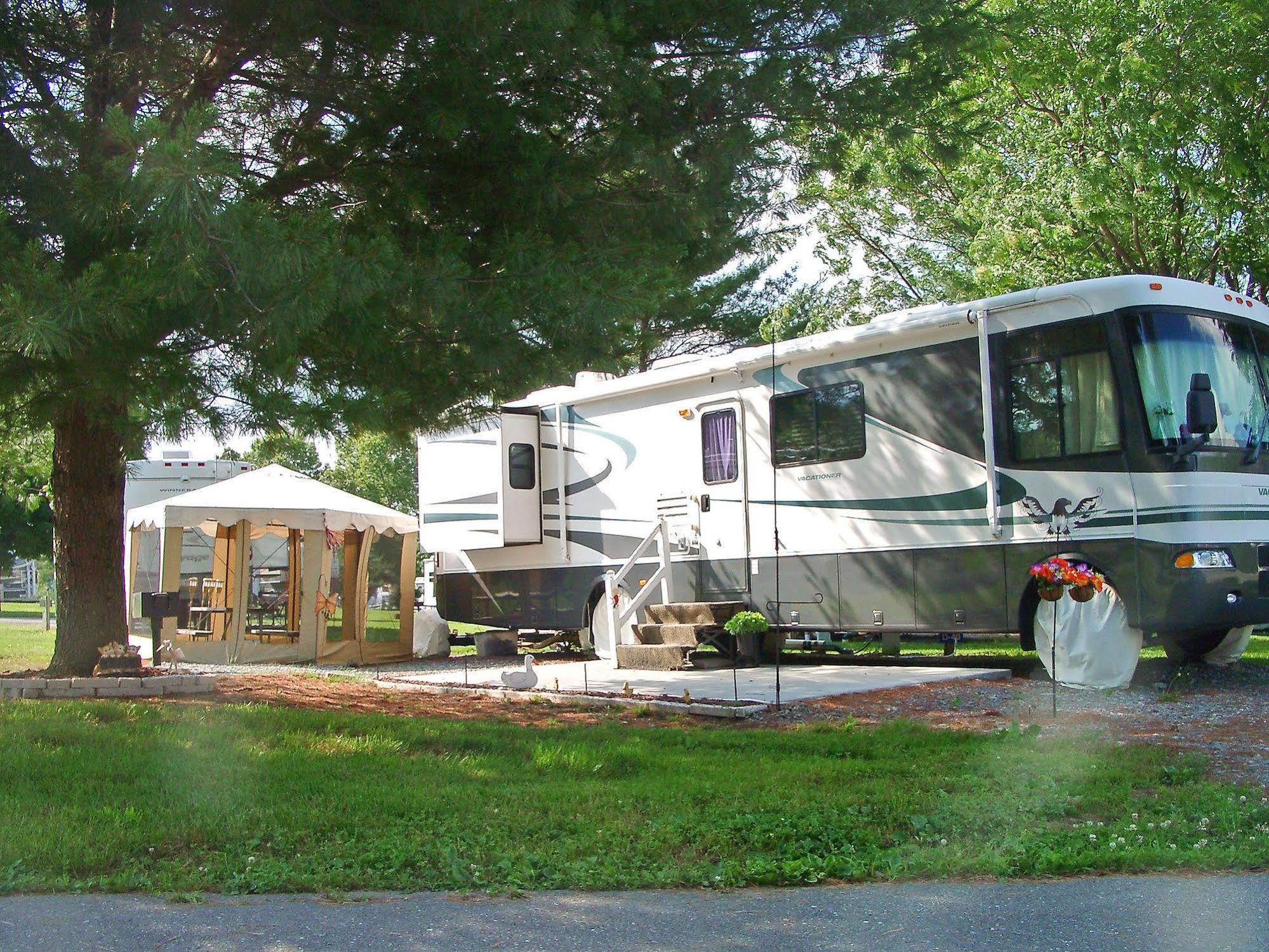 Circle M Rv & Camping Resort - Caravan Park Millersville Exterior foto