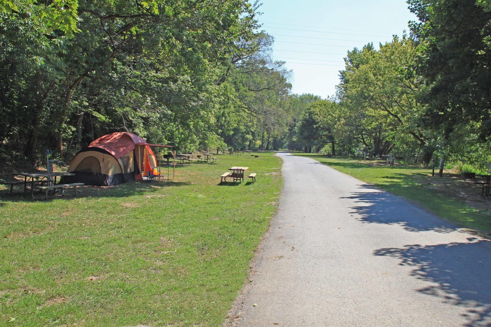 Circle M Rv & Camping Resort - Caravan Park Millersville Exterior foto